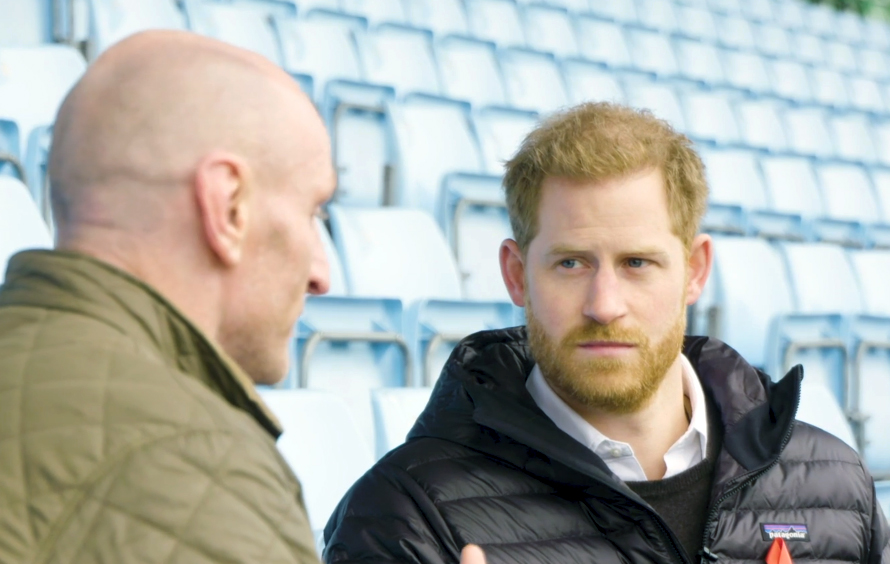 Gareth Thomas and Duke of Sussex talking