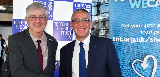 First Minister Mark Drakeford shaking hands with Ian Green